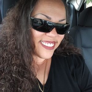 Meet your Posher, Edelys